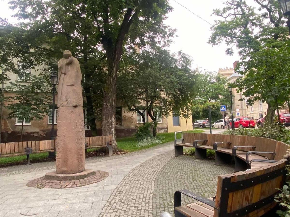 Вірменська 14 Центр З Балконом Не Далеко Від Ж Д Вокзалу Звітні Документи Daire Lviv Dış mekan fotoğraf